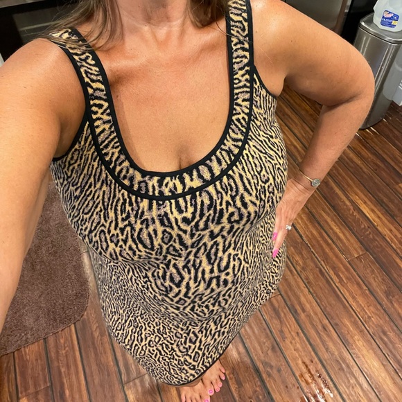 - BCBG Leopard print Body-con Dress size large - Picture 9 of 9